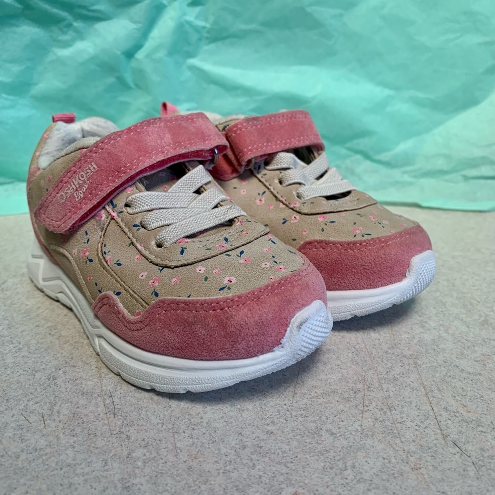 Oshkosh Bgosh Girls Toddler Shoes size 6m
